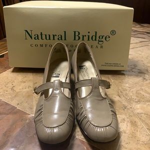 Vintage Natural bridge shoes